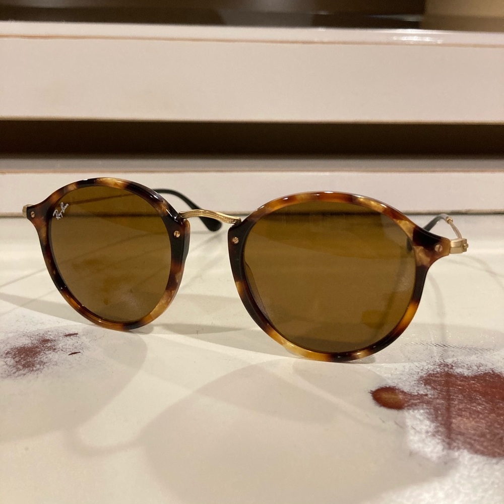 Ray-ban round fleck sunglasses